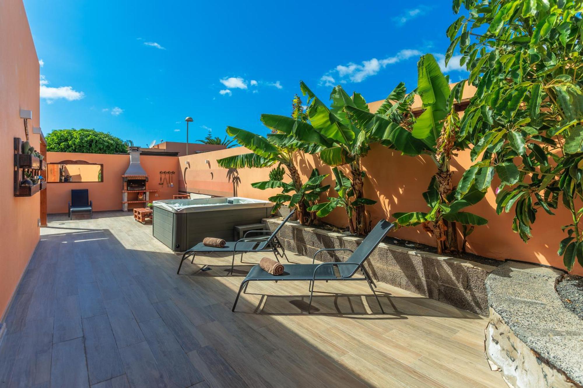 Villa Jacuzzi & Barbecue La Oliva Exterior photo